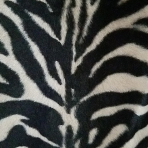 Animal print faux fur skirt - Picture 2 of 3